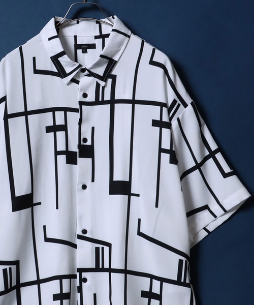 ANPAS(アンパス)の「Georgette Total Pattern Print Big Silhouette Thickness Shirt/ジョーゼット 総柄プリント ビッグシルエット とろみシャツ セットアップ対応(シャツ/ブラウス・メンズ・ブラック系その他3/ホワイト系その他4/ワイン/ブラウン系その他/ブラック/ホワイト系その他2/ブルー/ホワイト×ブラック/ホワイト系その他5/アイボリー/ブラック系その他7/ホワイト系その他/ブラウン系その他3/ブラック系その他6/ブラック系その他4/ホワイト系その他3/ブラウン/ホワイト/ブラック×ブラック/ブラウン系その他2/ブラック系その他5/ベージュ/ブラック系その他/ブラック系その他2/ベージュ系その他/ホワイト系その他6/ブラック系/ブラック系1/ブラック系2/ブラウン系その他4・L/M)」の7枚目の写真