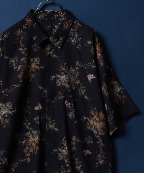 ANPAS(アンパス)の「Georgette Total Pattern Print Big Silhouette Thickness Shirt/ジョーゼット 総柄プリント ビッグシルエット とろみシャツ セットアップ対応(シャツ/ブラウス・メンズ・ブラック系その他3/ホワイト系その他4/ワイン/ブラウン系その他/ブラック/ホワイト系その他2/ブルー/ホワイト×ブラック/ホワイト系その他5/アイボリー/ブラック系その他7/ホワイト系その他/ブラウン系その他3/ブラック系その他6/ブラック系その他4/ホワイト系その他3/ブラウン/ホワイト/ブラック×ブラック/ブラウン系その他2/ブラック系その他5/ベージュ/ブラック系その他/ブラック系その他2/ベージュ系その他/ホワイト系その他6/ブラック系/ブラック系1/ブラック系2/ブラウン系その他4・L/M)」の1枚目の写真