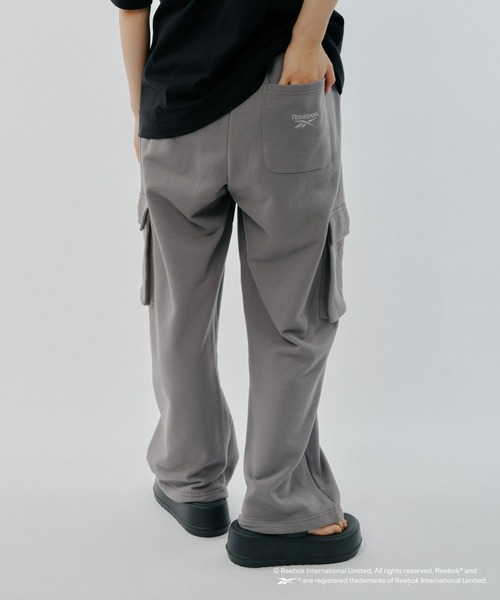 Reebok（リーボック）の「【Reebok別注】裏毛カーゴオーバーパンツ（スウェットパンツ・メンズ・グレー/チャコールグレー・LARGE/MEDIUM）」の7枚目の写真