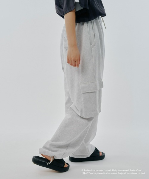 Reebok（リーボック）の「【Reebok別注】裏毛カーゴオーバーパンツ（スウェットパンツ・メンズ・グレー/チャコールグレー・LARGE/MEDIUM）」の16枚目の写真