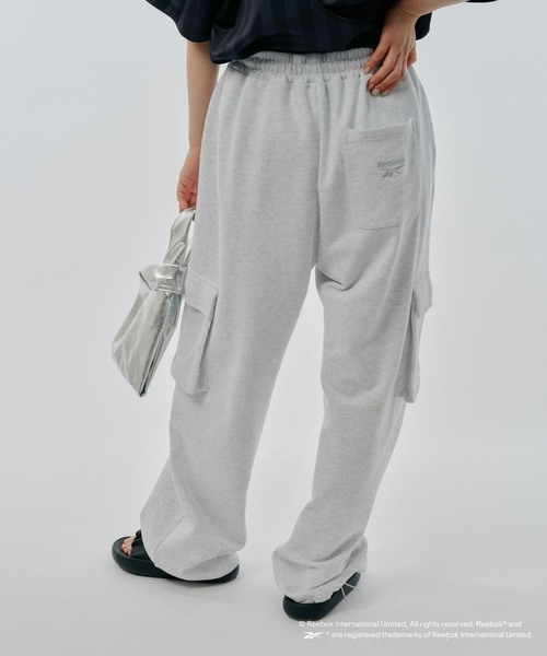 Reebok（リーボック）の「【Reebok別注】裏毛カーゴオーバーパンツ（スウェットパンツ・メンズ・グレー/チャコールグレー・LARGE/MEDIUM）」の17枚目の写真