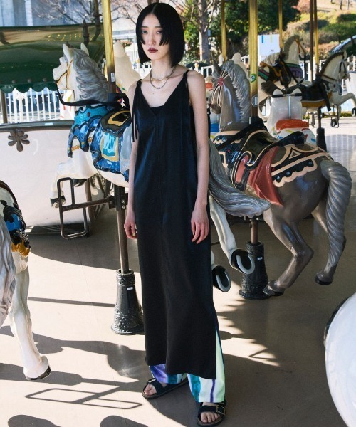 NOMINE（ノミネ）の「２WAY サテン リボン キャミワンピース▲NOMINE商品一覧は上のNOMINEタブをクリック▲（ワンピース・レディース・ホワイト/シルバー/ブラック・フリー）」の3枚目の写真