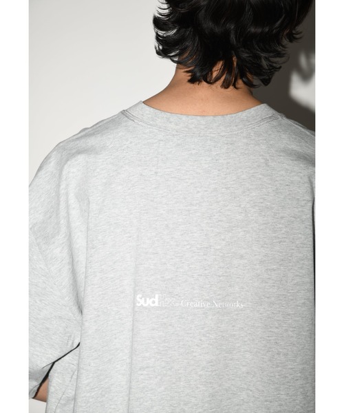SUPERTHANKS（スーパーサンクス）の「刺繍＆バックプリント オーバーサイズTシャツ""Sudex-Team"" S/S T-shirt"（ユニセックス）（Tシャツ/カットソー・メンズ・アッシュグレー/ブラック/ホワイト・S/M/L）」の4枚目の写真