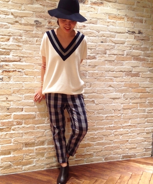 JOURNAL STANDARD（ジャーナルスタンダード）の「コットンウール チルデンベスト#（ニット/セーター・レディース・ネイビー/アイボリー・FREE）」の3枚目の写真