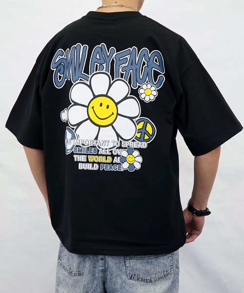 SMILEY FACE（スマイリーフェイス）の「【GROOVY STORE】SMILEY FACE オーバーサイズ ヘビーウエイト半袖Tシャツ（Tシャツ/カットソー・メンズ・ブラック/ブラック系その他2/グレイッシュベージュ/クリアグリーン/ホワイト系その他2/ブラック系その他3/グレー/杢グレー/ミント/ホワイト/ホワイト系その他3/ピンク/オフホワイト/レモンイエロー/ダークグリーン/ホワイト系その他4/ブラック系その他4/グリーン系その他/ネイビー/スミクロ・M/LL/L）」の9枚目の写真