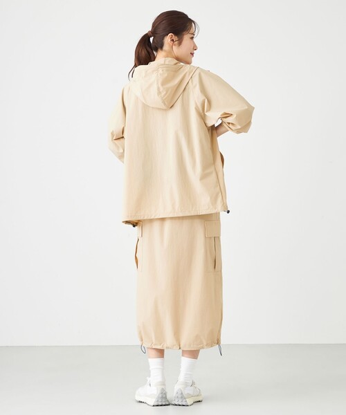 SHARE PARK(シェアパーク)の「【撥水・UVカット・ストレッチ・軽量 】パッカブルマウンテンパーカー(Mサイズ)(マウンテンパーカー・レディース・ベージュ系/ブラック系・MEDIUM)」の22枚目の写真