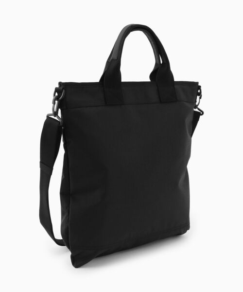Calvin Klein（カルバン・クライン）の「メタフォームヘルメットバッグ（トートバッグ・メンズ・ブラック・FREE）」の2枚目の写真