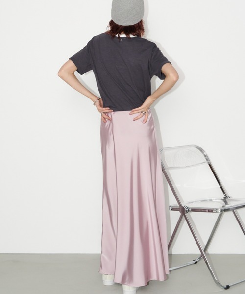 Auntie Rosa Holiday（アンティローザホリデー）の「ヴィンテージライクネップリンガーアメフトTEE（Tシャツ/カットソー・レディース・ホワイト系その他/チャコールグレー/オフホワイト・FREE）」の4枚目の写真