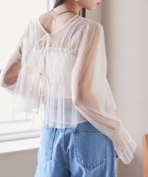 VIS（ビス）の「【前後2WAY】袖シャーリングチュールリボンブラウス（シャツ/ブラウス・レディース・ホワイト/ブラウン/ブラック・FREE）」の2枚目の写真