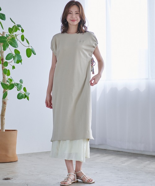 Arnold Palmer（アーノルドパーマー）の「スリーブデザイン シルケットタッチ ワンピース（ワンピース・レディース・チャコールグレー/ベージュ/サックスブルー・M/S/L）」の3枚目の写真