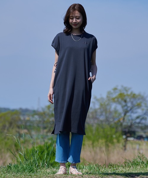 Arnold Palmer（アーノルドパーマー）の「スリーブデザイン シルケットタッチ ワンピース（ワンピース・レディース・チャコールグレー/ベージュ/サックスブルー・M/S/L）」の9枚目の写真