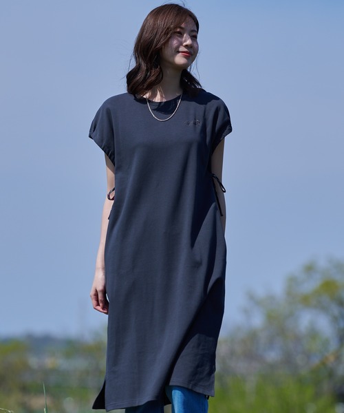 Arnold Palmer（アーノルドパーマー）の「スリーブデザイン シルケットタッチ ワンピース（ワンピース・レディース・チャコールグレー/ベージュ/サックスブルー・M/S/L）」の8枚目の写真