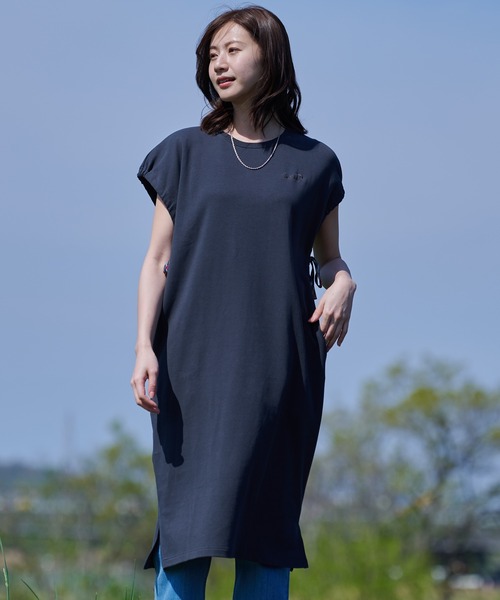 Arnold Palmer（アーノルドパーマー）の「スリーブデザイン シルケットタッチ ワンピース（ワンピース・レディース・チャコールグレー/ベージュ/サックスブルー・M/S/L）」の7枚目の写真