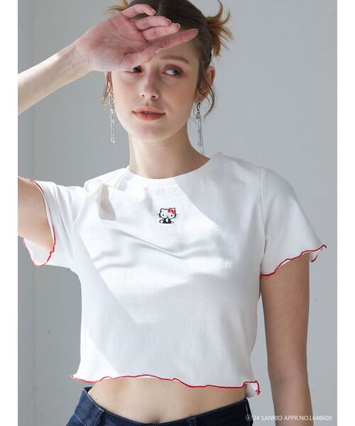MERCURYDUO（マーキュリーデュオ）の「【ハローキティコラボ】配色ワンポイント刺繍Tシャツ（Tシャツ/カットソー・レディース・オフホワイト/ブラック・FREE）」の5枚目の写真