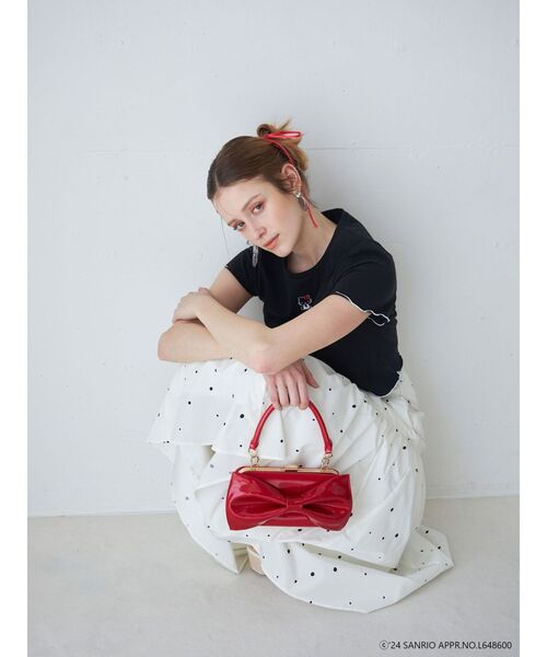 MERCURYDUO（マーキュリーデュオ）の「【ハローキティコラボ】配色ワンポイント刺繍Tシャツ（Tシャツ/カットソー・レディース・オフホワイト/ブラック・FREE）」の11枚目の写真