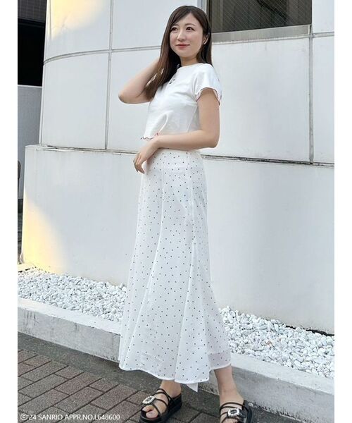 MERCURYDUO（マーキュリーデュオ）の「【ハローキティコラボ】配色ワンポイント刺繍Tシャツ（Tシャツ/カットソー・レディース・オフホワイト/ブラック・FREE）」の14枚目の写真