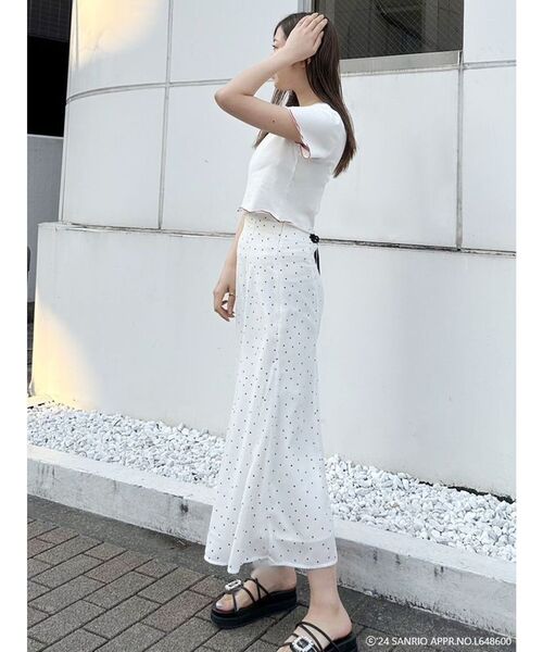 MERCURYDUO（マーキュリーデュオ）の「【ハローキティコラボ】配色ワンポイント刺繍Tシャツ（Tシャツ/カットソー・レディース・オフホワイト/ブラック・FREE）」の16枚目の写真