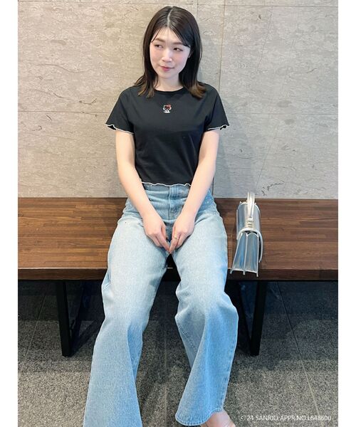 MERCURYDUO（マーキュリーデュオ）の「【ハローキティコラボ】配色ワンポイント刺繍Tシャツ（Tシャツ/カットソー・レディース・オフホワイト/ブラック・FREE）」の19枚目の写真