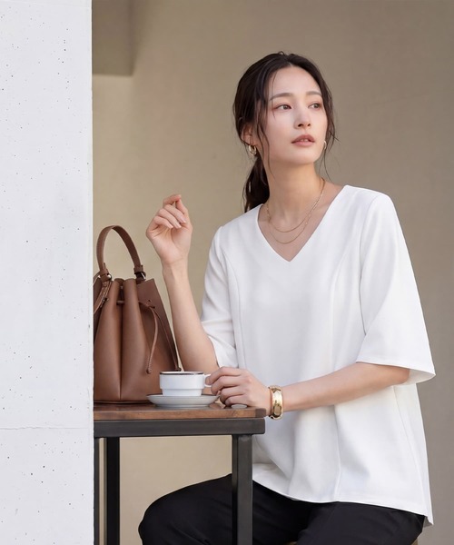 STYLE DELI(スタイルデリ)の「【Made in JAPAN】カットジョーゼット5分袖フレアブラウス(シャツ/ブラウス・レディース・ホワイト/ブラック/グレイッシュベージュ・FREE)」の5枚目の写真