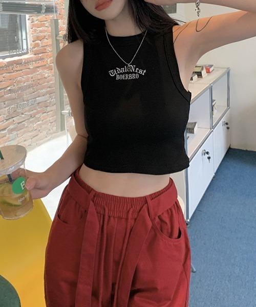 NANEA（ナネア）の「ロゴ刺繍入り　クロップド丈アメリカンスリーブタンクトップ（タンクトップ・レディース・ブラック/ブラウン/ホワイト/グリーン/グレー・LARGE/MEDIUM/SMALL）」の19枚目の写真