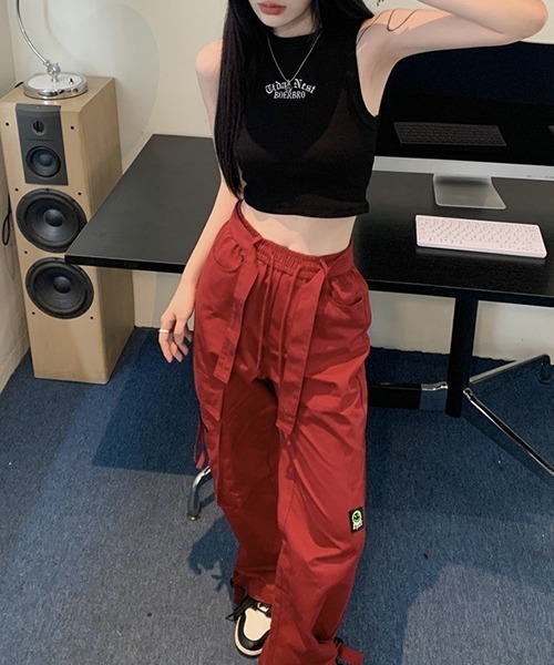 NANEA（ナネア）の「ロゴ刺繍入り　クロップド丈アメリカンスリーブタンクトップ（タンクトップ・レディース・ブラック/ブラウン/ホワイト/グリーン/グレー・LARGE/MEDIUM/SMALL）」の20枚目の写真