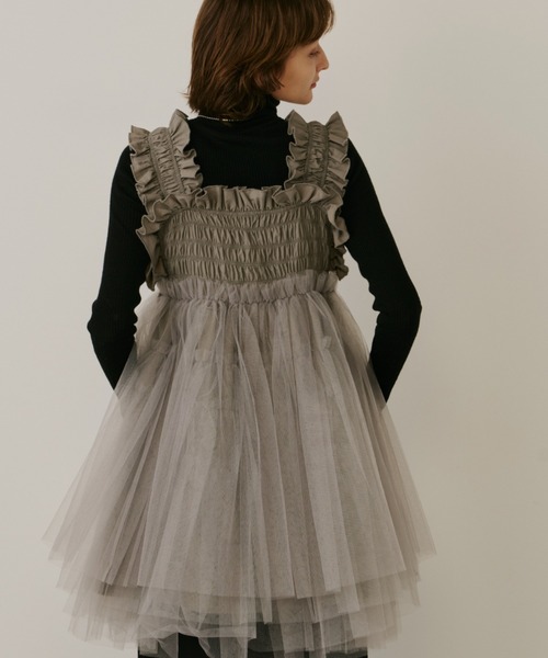 PERNA（ペルナ）の「チュールギャザーキャミソール（シャツ/ブラウス・レディース・ブラック/アイボリー/グレー・FREE）」の17枚目の写真