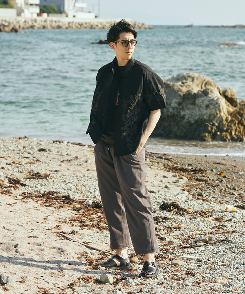 JOURNAL STANDARD relume（ジャーナルスタンダード　レリューム）の「エンブロイダリー ペイズリー 半袖シャツ（シャツ/ブラウス・メンズ・ホワイト/ライトグレー/ブラック/ボルドー・LARGE/MEDIUM）」の5枚目の写真