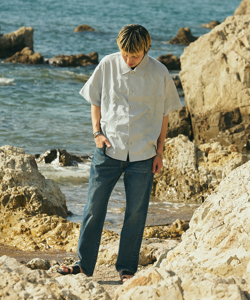 JOURNAL STANDARD relume（ジャーナルスタンダード　レリューム）の「エンブロイダリー ペイズリー 半袖シャツ（シャツ/ブラウス・メンズ・ホワイト/ライトグレー/ブラック/ボルドー・LARGE/MEDIUM）」の6枚目の写真