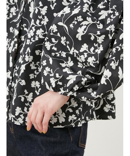 Mila Owen（ミラオーウェン）の「ボリュームスリーブ前後2wayブラウス（シャツ/ブラウス・レディース・その他/ネイビー/ホワイト・0/1）」の8枚目の写真