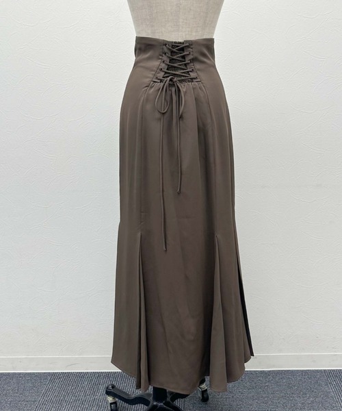 archives（アルシーヴ）の「スタイルＵＰタックプリーツマーメイドスカート（スカート・レディース・ブラウン/ブラック/アイボリー・MEDIUM）」の12枚目の写真