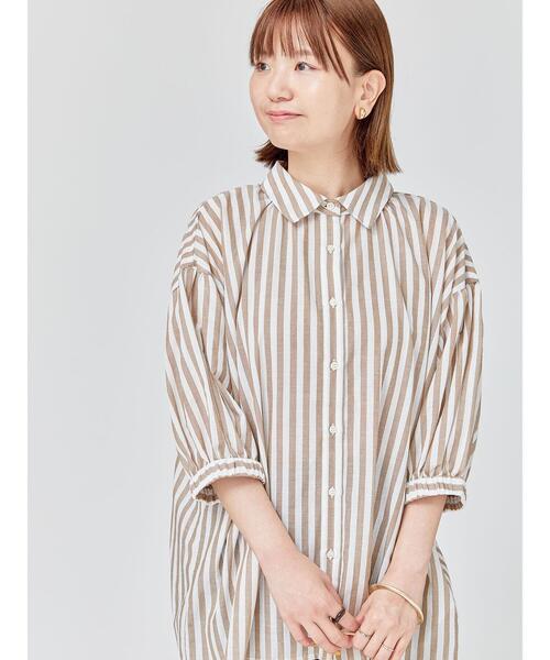 Lugnoncure（ルノンキュール）の「ゴム袖レギュラーシャツ（シャツ/ブラウス・レディース・オフホワイト/ネイビー/ベージュ・F）」の2枚目の写真