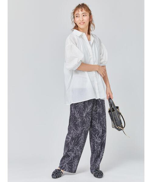 Lugnoncure（ルノンキュール）の「ゴム袖レギュラーシャツ（シャツ/ブラウス・レディース・オフホワイト/ネイビー/ベージュ・F）」の5枚目の写真