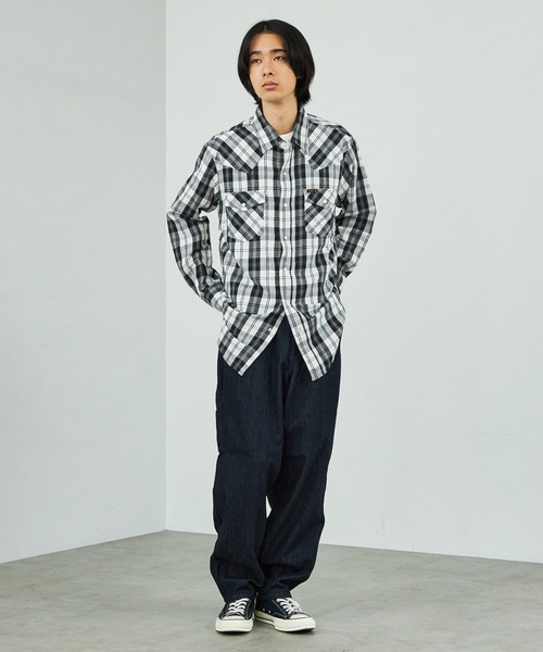 Lee×チャオパニック　ペインターパンツ　W77cm　ルーズテーパードデニム　白 Lee×チャオパニック ペインターパンツ W77cm ルーズテーパード