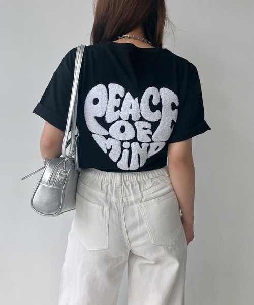 AS KNOW AS plus(アズノゥアズプラス)の「◇アソートモチーフTシャツ(Tシャツ/カットソー・レディース・ブラック系/オートミール/オフホワイト/チャコールグレー/アイボリー系/サックスブルー/アイボリー系2/ブルー系その他2/ホワイト系その他2/ブラック系2/グレー系その他2/ベージュ系その他2/ホワイト系その他3/グレー系その他3/ブラック系3/アイボリー系3/ホワイト系その他4/グレー系その他4/アイボリー系4/ネイビー系4/グレー系その他5/ベージュ系5/グリーン系5/ホワイト系その他5/ネイビー系5/ホワイト系5/グレー系6/ホワイト系6/レッド系その他6/ベージュ系その他6・FREE)」の10枚目の写真