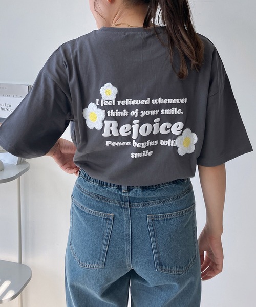 AS KNOW AS plus(アズノゥアズプラス)の「◇アソートモチーフTシャツ(Tシャツ/カットソー・レディース・ブラック系/オートミール/オフホワイト/チャコールグレー/アイボリー系/サックスブルー/アイボリー系2/ブルー系その他2/ホワイト系その他2/ブラック系2/グレー系その他2/ベージュ系その他2/ホワイト系その他3/グレー系その他3/ブラック系3/アイボリー系3/ホワイト系その他4/グレー系その他4/アイボリー系4/ネイビー系4/グレー系その他5/ベージュ系5/グリーン系5/ホワイト系その他5/ネイビー系5/ホワイト系5/グレー系6/ホワイト系6/レッド系その他6/ベージュ系その他6・FREE)」の12枚目の写真