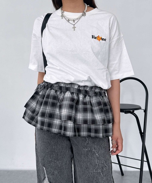 AS KNOW AS plus(アズノゥアズプラス)の「◇アソートモチーフTシャツ(Tシャツ/カットソー・レディース・ブラック系/オートミール/オフホワイト/チャコールグレー/アイボリー系/サックスブルー/アイボリー系2/ブルー系その他2/ホワイト系その他2/ブラック系2/グレー系その他2/ベージュ系その他2/ホワイト系その他3/グレー系その他3/ブラック系3/アイボリー系3/ホワイト系その他4/グレー系その他4/アイボリー系4/ネイビー系4/グレー系その他5/ベージュ系5/グリーン系5/ホワイト系その他5/ネイビー系5/ホワイト系5/グレー系6/ホワイト系6/レッド系その他6/ベージュ系その他6・FREE)」の5枚目の写真