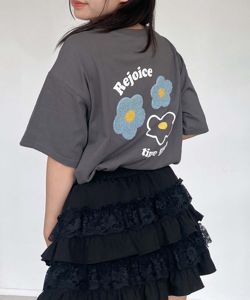 AS KNOW AS plus(アズノゥアズプラス)の「◇アソートモチーフTシャツ(Tシャツ/カットソー・レディース・ブラック系/オートミール/オフホワイト/チャコールグレー/アイボリー系/サックスブルー/アイボリー系2/ブルー系その他2/ホワイト系その他2/ブラック系2/グレー系その他2/ベージュ系その他2/ホワイト系その他3/グレー系その他3/ブラック系3/アイボリー系3/ホワイト系その他4/グレー系その他4/アイボリー系4/ネイビー系4/グレー系その他5/ベージュ系5/グリーン系5/ホワイト系その他5/ネイビー系5/ホワイト系5/グレー系6/ホワイト系6/レッド系その他6/ベージュ系その他6・FREE)」の14枚目の写真