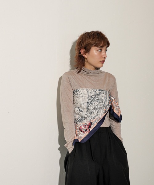 en CAnAF（エンカナフ）の「メロウ ハイネック シャイニー ラメシアートップス（Tシャツ/カットソー・レディース・シルバー/ライトベージュ/ゴールド/グリーン・M）」の9枚目の写真