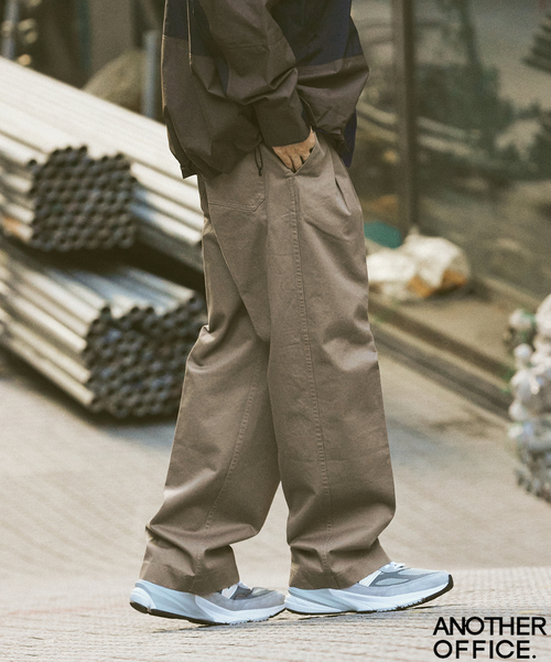 417 EDIFICE（フォーワンセブンエディフィス）の「ANOTHER OFFICE / アナザーオフィス SANTIAGO CHINO PANTS（スラックス・メンズ・ベージュ/ブラック/チャコールグレー・2/3）」の3枚目の写真
