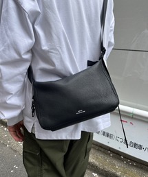 waku（ワク）の「WK-0094　waku　『KURO Series』横型マチ有りショルダー（ショルダーバッグ）」
