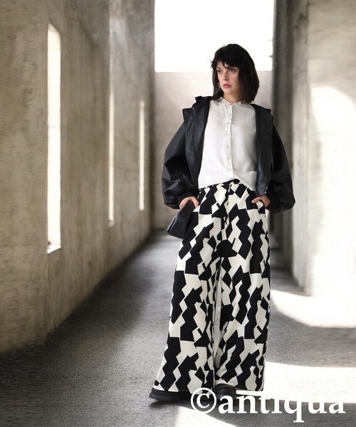 antiqua(アンティカ)の「モノトーン柄パンツ(その他パンツ・レディース・ブラック×ホワイト・LARGE/MEDIUM)」の3枚目の写真