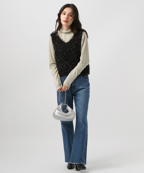 BAYFLOW（ベイフロー）の「[レイヤードスタイルにも]ラメハイネックプルオーバー（Tシャツ/カットソー・レディース・ブラック/ピンク/アイボリー・FREE）」の10枚目の写真