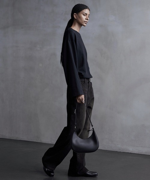 CALLNE（カルネ）の「【CALLNE】2WAY Half Moon Mini Bag / 2WAYハーフムーンミニバッグ（ショルダーバッグ・メンズ・ブラック・FREE）」の2枚目の写真