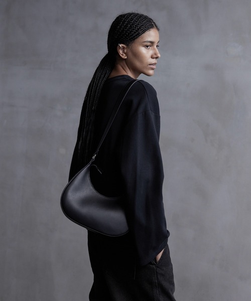 CALLNE（カルネ）の「【CALLNE】2WAY Half Moon Mini Bag / 2WAYハーフムーンミニバッグ（ショルダーバッグ・メンズ・ブラック・FREE）」の10枚目の写真