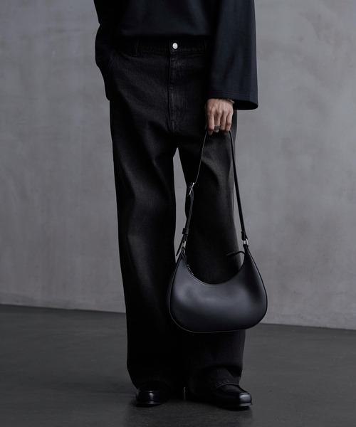 CALLNE（カルネ）の「【CALLNE】2WAY Half Moon Mini Bag / 2WAYハーフムーンミニバッグ（ショルダーバッグ・メンズ・ブラック・FREE）」の13枚目の写真