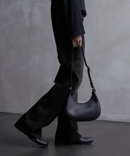 CALLNE（カルネ）の「【CALLNE】2WAY Half Moon Mini Bag / 2WAYハーフムーンミニバッグ（ショルダーバッグ・メンズ・ブラック・FREE）」の15枚目の写真