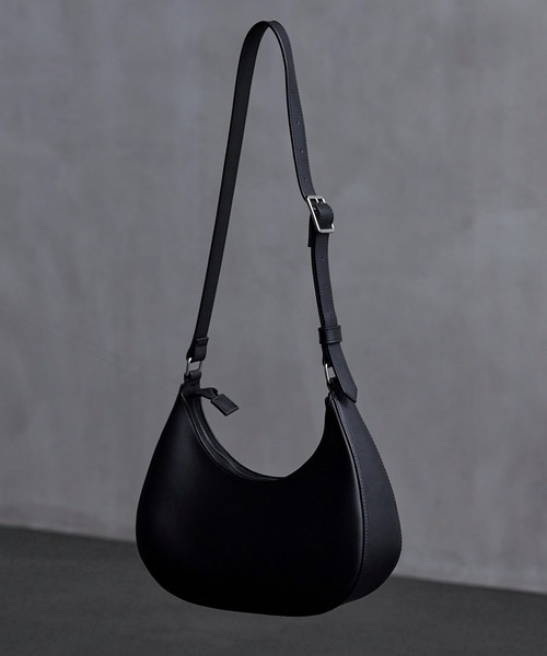 CALLNE（カルネ）の「【CALLNE】2WAY Half Moon Mini Bag / 2WAYハーフムーンミニバッグ（ショルダーバッグ・メンズ・ブラック・FREE）」の18枚目の写真