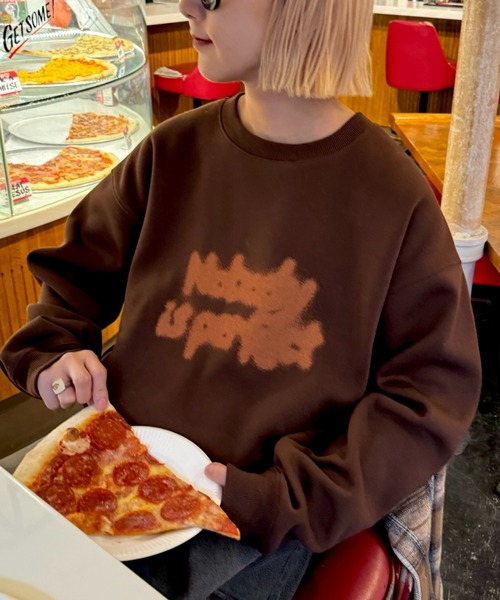 CIAOPANIC TYPY(チャオパニックティピー)の「【UNISEX】スプレーロゴ裏起毛スウェット(スウェット・メンズ・チャコールグレー/グレー/ブラウン・LARGE/MEDIUM)」の1枚目の写真