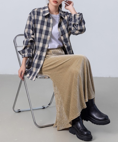 DAY CLOSET（デイ クローゼット）の「【表情変わる光沢感】きれいめ ランダムプリーツ ベロア マーメイドスカート レディース（スカート・レディース・ブラック/ネイビー/ダークブラウン/ベージュ・FREE）」の22枚目の写真