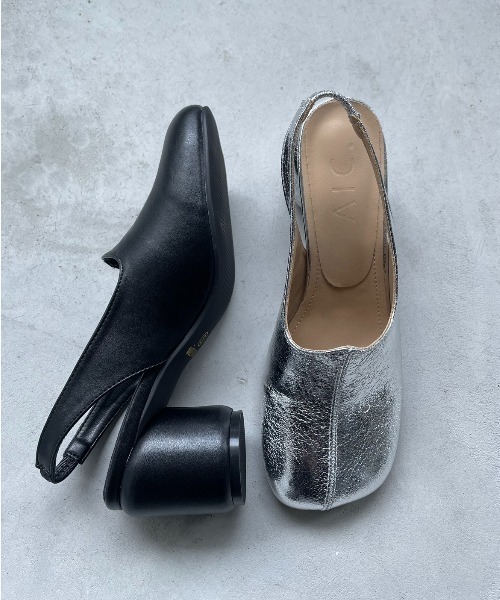 AIC.(エーアイシー)の「ラウンドヒールストラップシューズ(パンプス・レディース・ブラック/シルバー・LARGE/MEDIUM/SMALL)」の6枚目の写真